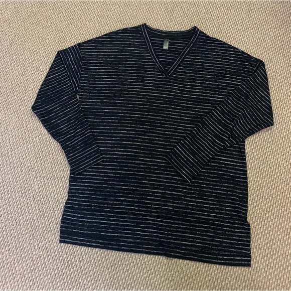 3for $15😍 Denver Hayes V Neck Long Sleeves Shirt - Picture 2 of 15